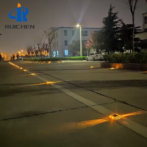 Customized Solar Cat Eyes Reflector In China For Parking Lot